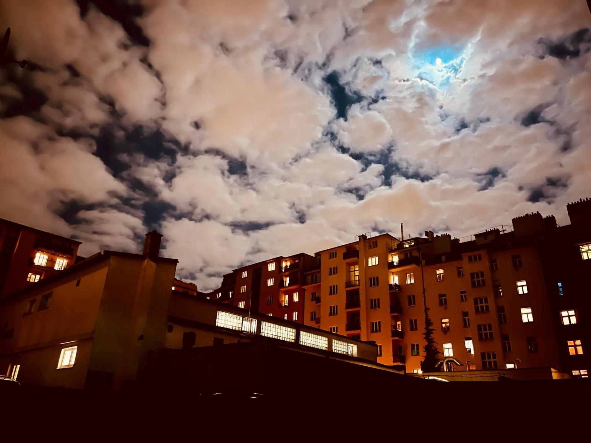 Moderni Apartman Na Hluboke V Praze - Idealni Pro 4 Prag Exterior foto